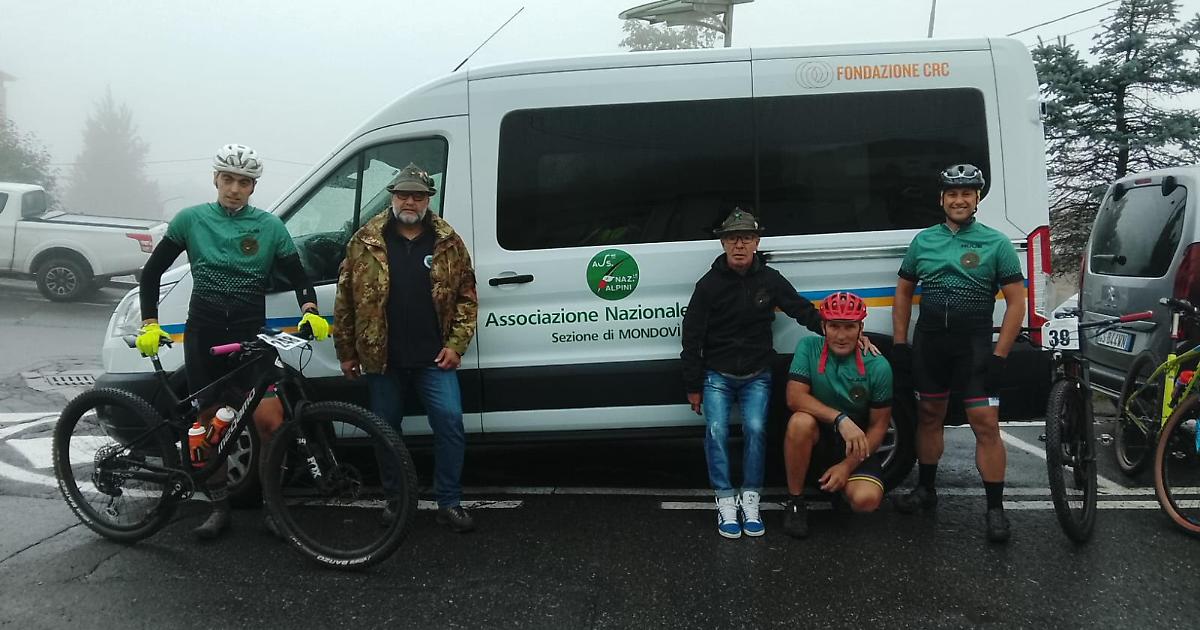 Ai campionati di MTB col cappello da alpino!