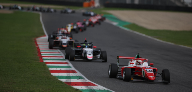Mugello - Gara 2<br />Nakamura festeggia ancora