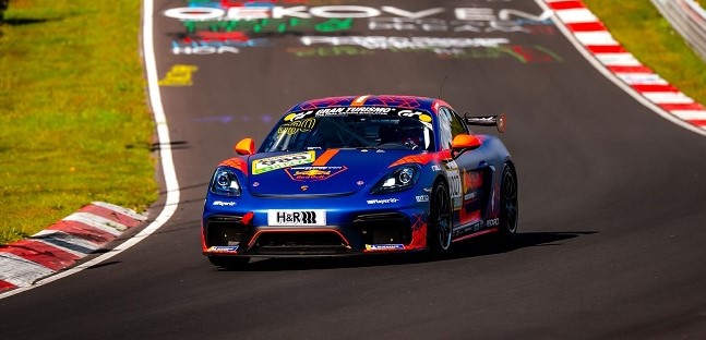 Verstappen convince al debutto sul<br />Nordschleife, ma non ottiene la licenza!