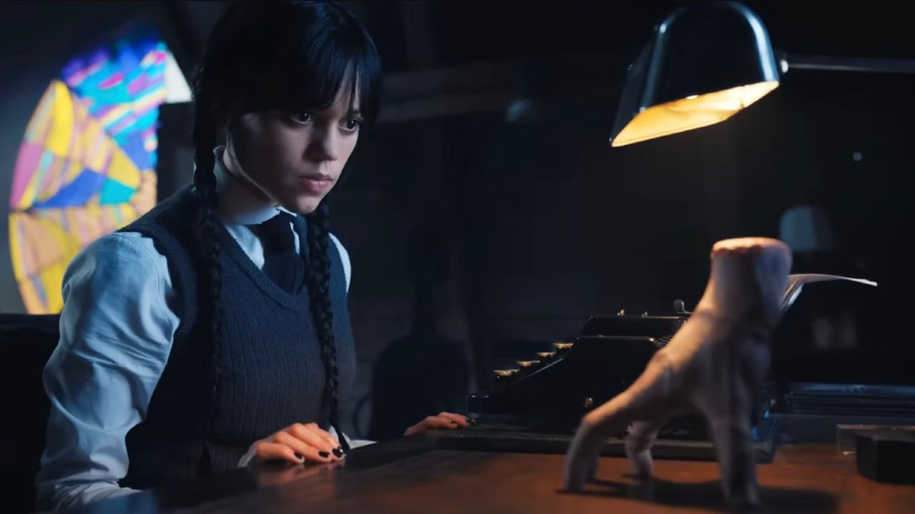 Mercoledì 2 svela le origini di Mano rivoluzionando il canone de La famiglia Addams
