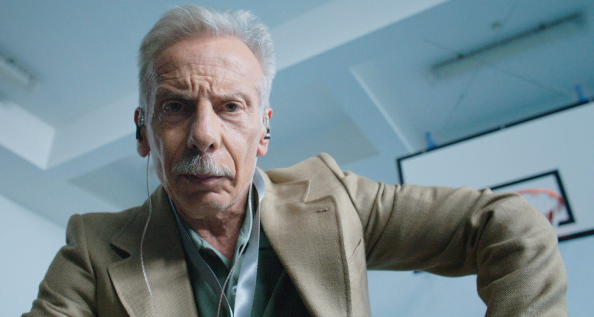 154: il corto WeShort con Giovanni Storti e un'IA, da vedere ora su Comingsoon.it