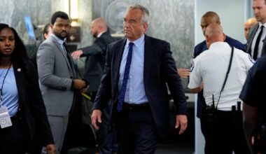 Kennedy difende i No vax, duro scontro al Senato Usa - la Repubblica