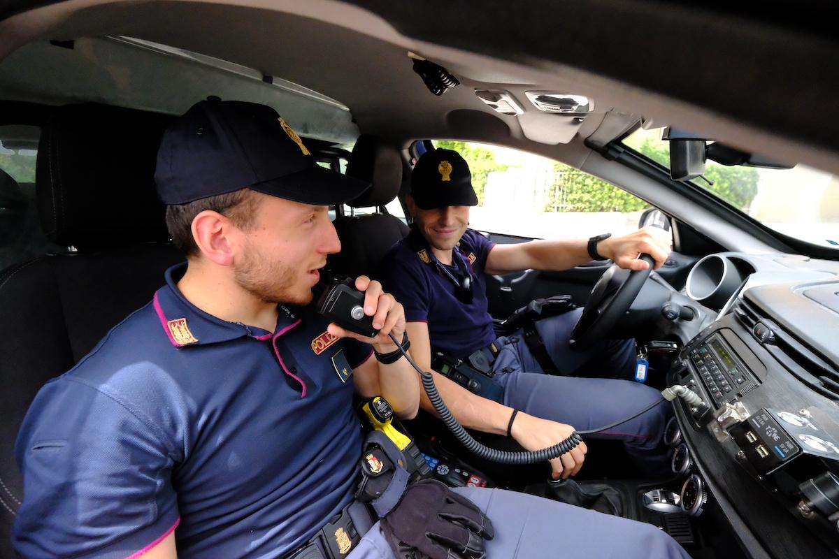 Milano, l’inquilino da incubo di via Monviso: “Vi uccido tutti”