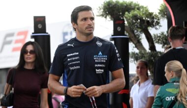 Sainz: “Leclerc è un amico. Amo troppo la Ferrari, pensavo che fosse pronta per il Mondiale”