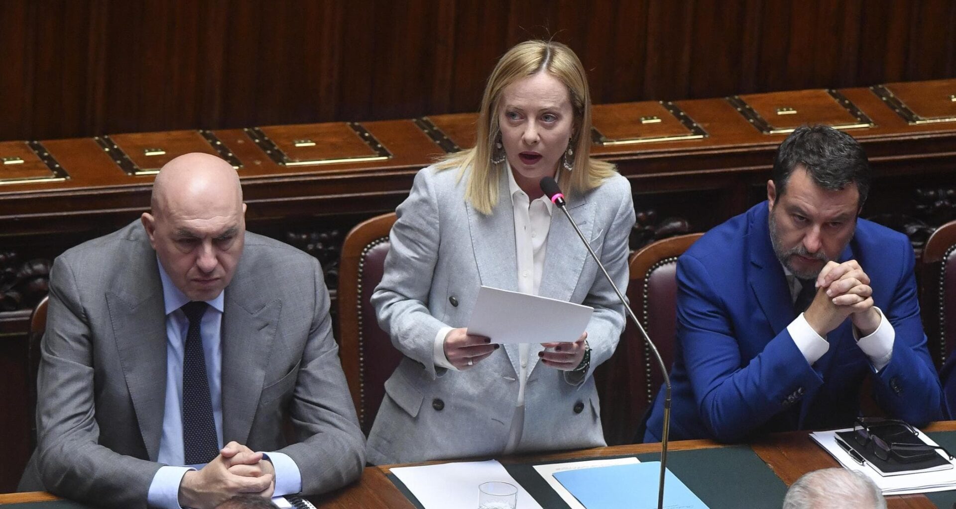 L’ambasciatore russo accusa ancora l’Italia ma Salvini lo abbraccia - la Repubblica