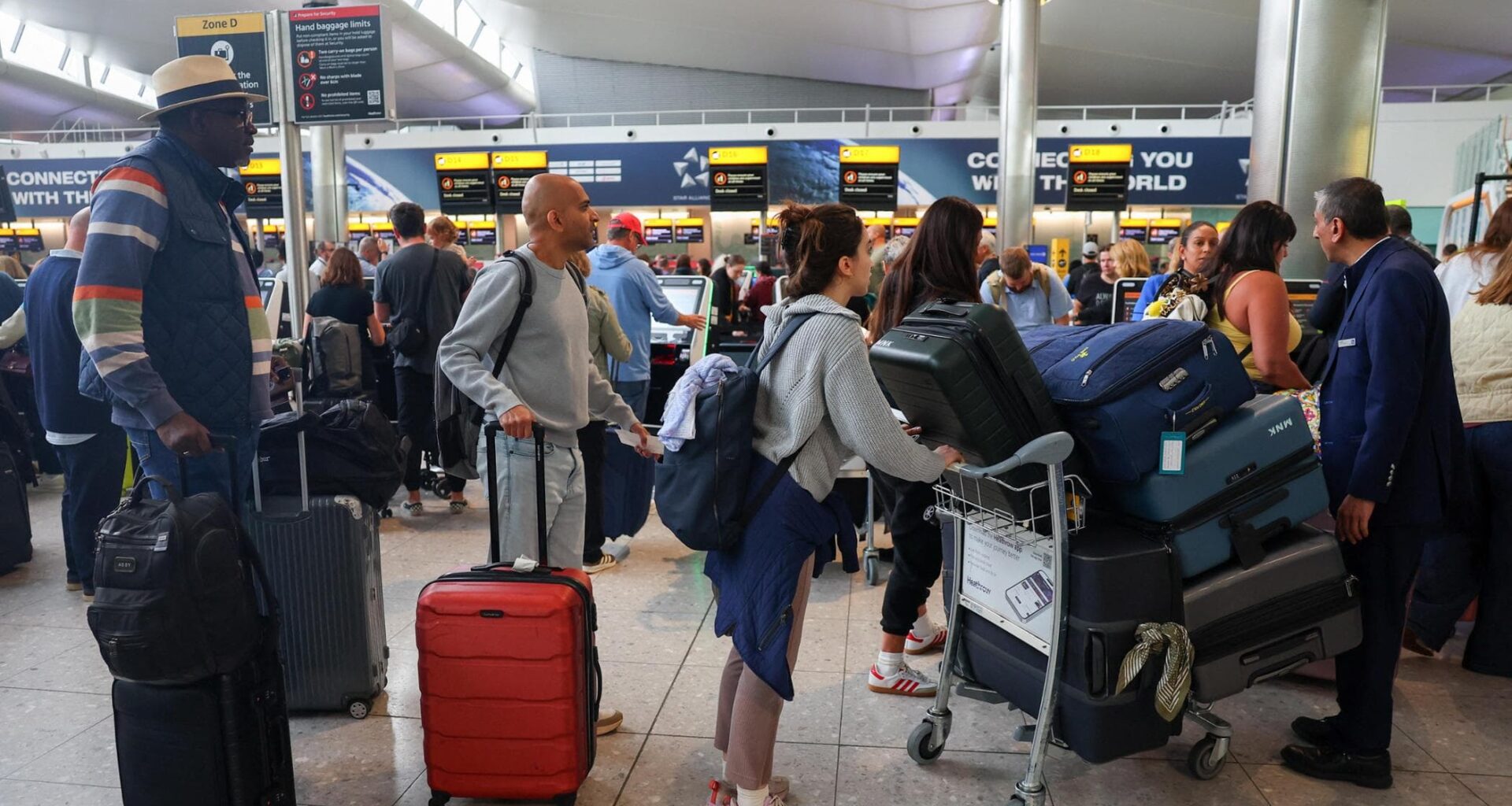 Cyberattacco agli aeroporti: sistemi bloccati e nessun riscatto, chi ha colpito voleva creare panico - la Repubblica
