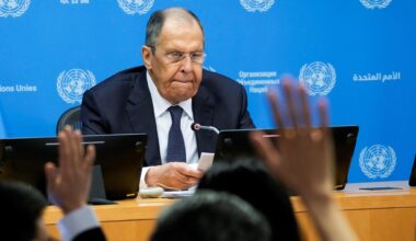 Lavrov: “Lasciate stare i nostri jet altrimenti ve ne pentirete. Il riarmo tedesco? Nazificazione” - la Repubblica