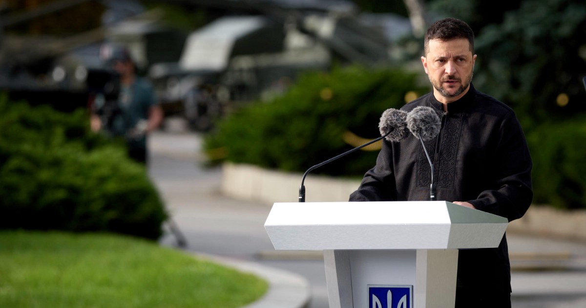 Zelensky declina l'invito di Putin a Mosca: "Venga lui". Dombrovskis: "Mire russe vanno oltre l'Ucraina". Proteste a Kiev contro la legge sulla coscrizione