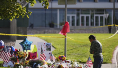 Studente prega alla Utah University, dove è stato ucciso Kirk, LaPresse
