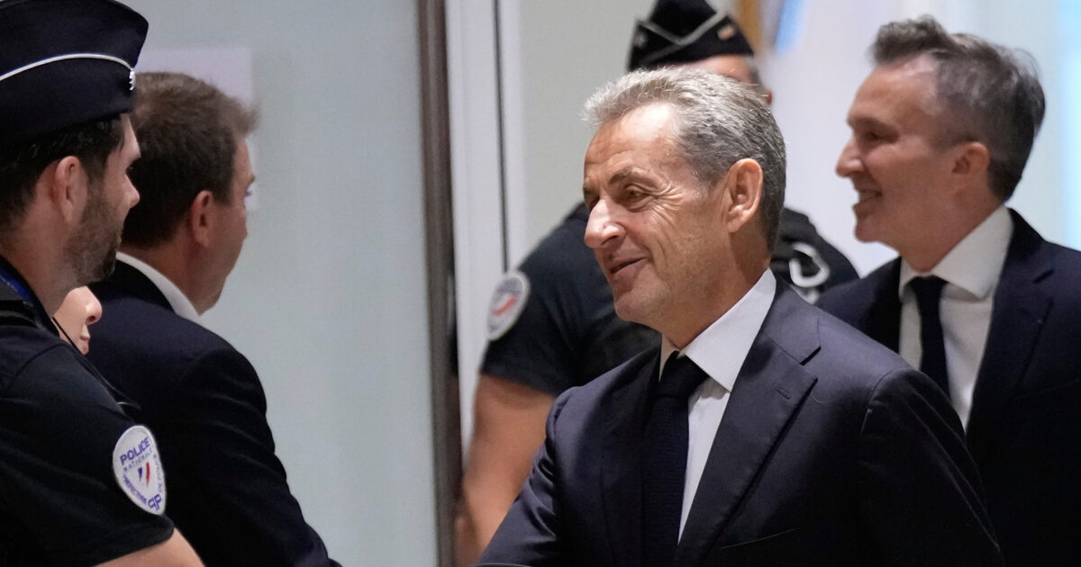 Sarkozy colpevole per i fondi da Gheddafi alle presidenziali del 2007. Rischia fino a 5 anni di carcere - Il Fatto Quotidiano