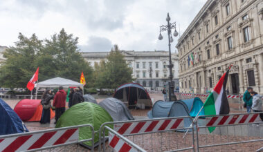 Tende per Gaza e la Flottilla: occupata piazza Scala