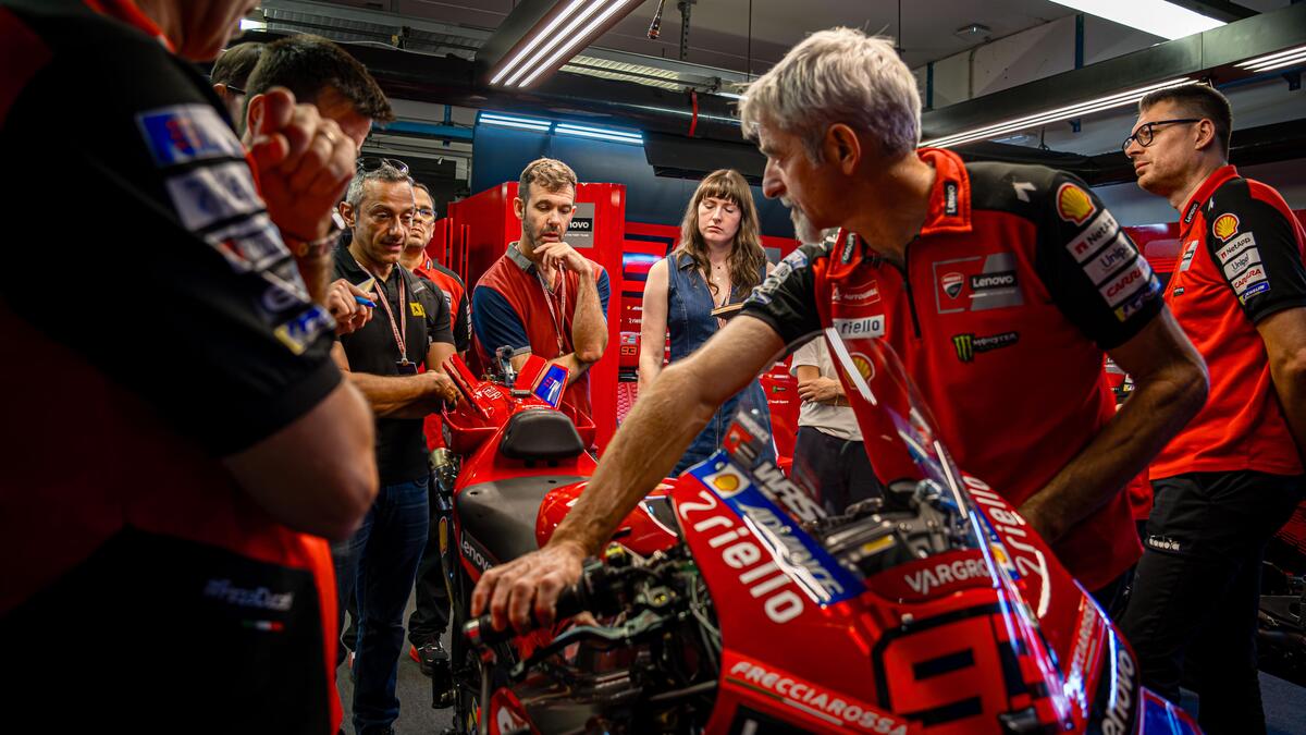 Dentro il box Ducati Lenovo MotoGP: "Il genio dell'uomo è al di sopra dei regolamenti" - MotoGP