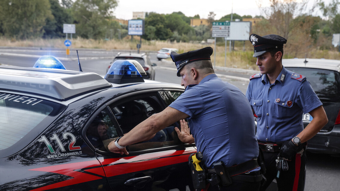 Investe volontariamente un ciclista nel Reggiano, poi scappa - Notizie