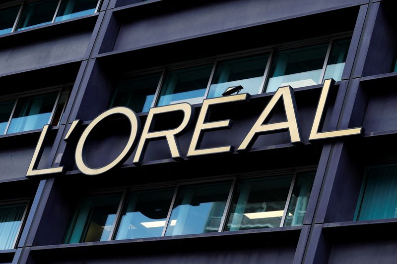 Armani, L'Oreal studierà con grande considerazione opportunità evocate in testamento