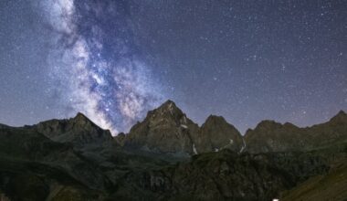 Lo Scarpone - La Via Lattea illumina il Re di Pietra: il nuovo scatto di Valerio Minato