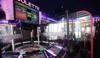 Aggredita dall'ex nella sala slot, la donna che l'ha salvata: «I maschi presenti non hanno mosso un dito»