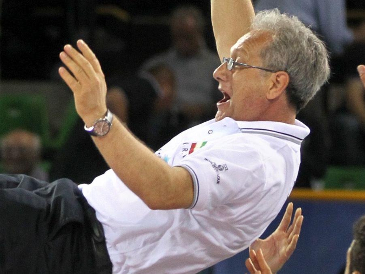 Julio Velasco: «L'allenatore deve convincere e uccidere il giocatore che è in lui. Alle ragazze dico che siamo forti ma dobbiamo sempre dimostrarlo»