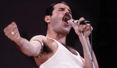 Freddie Mercury avrebbe 79 anni: la grande passione per i gatti, gli amori, 10 segreti