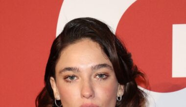 Matilda De Angelis compie 30 anni: la band con cui ha girato l'Europa, l'amore con Alessandro De Santis, 7 segreti
