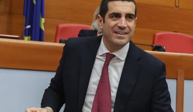 Michele de Pascale: «Gli infermieri fuggono dall'Emilia-Romagna per stipendi bassi e carriere bloccate, non solo affitti alti. Servono risorse e scuole per le professioni sanitarie»