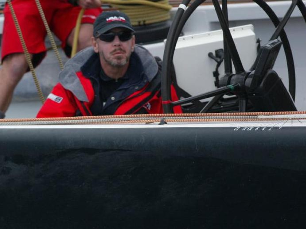 Chi è Larry Ellison: sei matrimoni, la passione per la vela, lo yacht con il campo da basket e un pianoforte