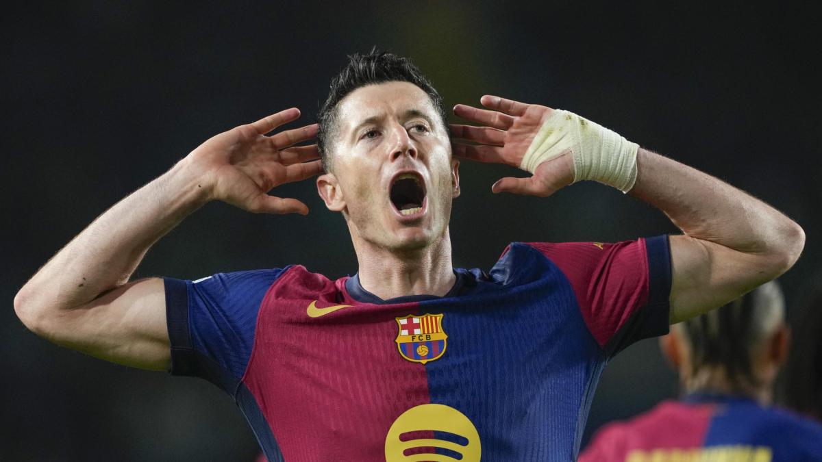 Barcellona-Real Sociedad 2-1: gol di Koundé e Lewandowski, blaugrana in testa alla Liga