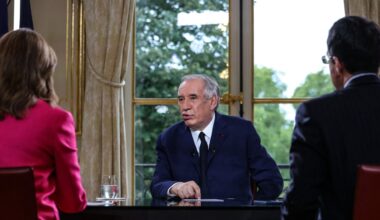 Francia, Bayrou accusa l'Italia: «Fa una politica di dumping fiscale». Palazzo Chigi: «Affermazioni infondate»