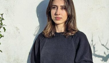 Cecilia Sala: «La donna nella cella di fianco prendeva a testate il muro. Mi hanno portato bendata alla gru per le impiccagioni»