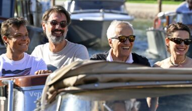 Leone alla carriera a Kim Novak, «Portobello» di Bellocchio, Dwayne Johnson ed Emily Blunt: il programma di oggi a Venezia