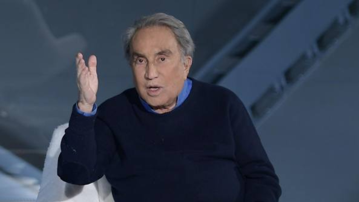Emilio Fede è in condizioni critiche, la figlia: «Continua a lottare come un leone»