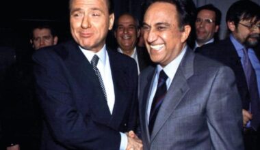 L'ostentata venerazione per Berlusconi, gli inizi in Rai, la toppa delle bandierine elettorali: così Fede inventò un genere che andava oltre il giornalismo