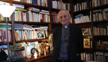 Il cardinale Zuppi: «Papa Leone come Francesco: difenderà gli stranieri perché è scritto nel Vangelo»