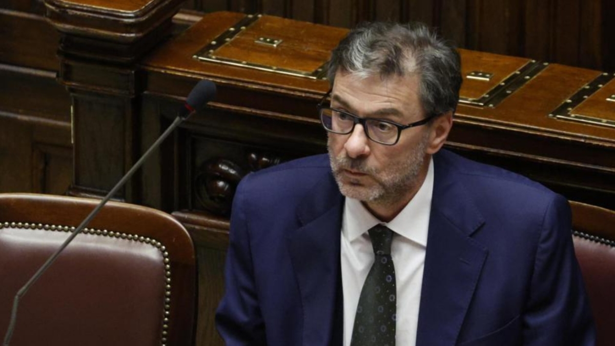 Manovra, Giorgetti frena su taglio Irpef al ceto medio e rottamazione: «Il quadro si è complicato»