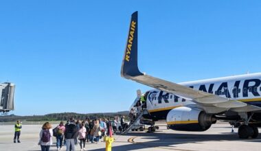 Low cost, lite Ryanair-aeroporti spagnoli: «Tasse eccessive, tagliamo i voli». La replica: «È estorsione»