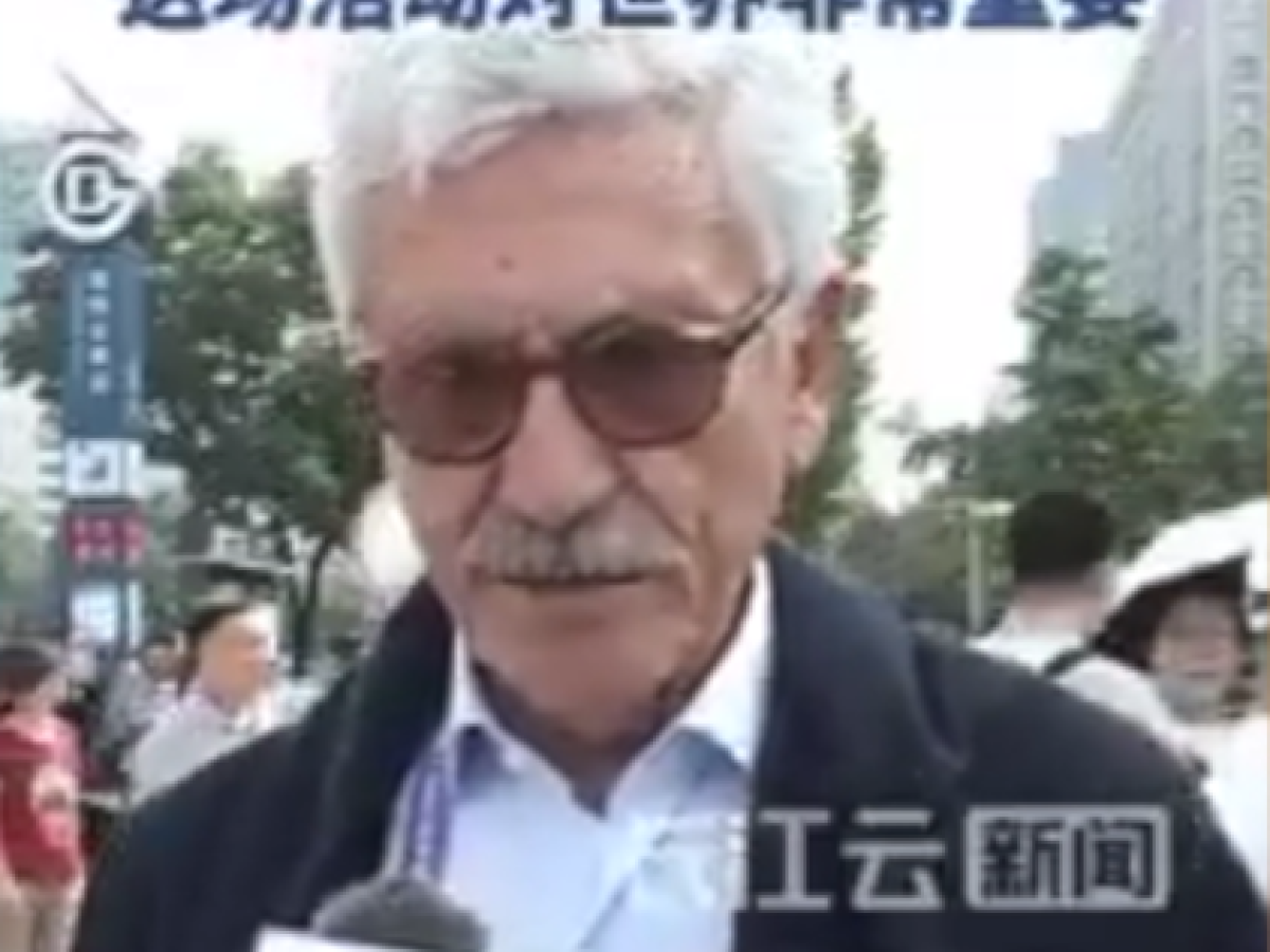 Massimo D'Alema alla parata della vittoria di Xi Jinping: «Spero che da Pechino venga un messaggio di pace»