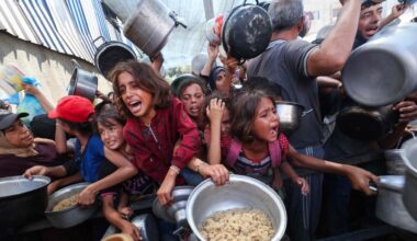 Israele-Hamas, la guerra a Gaza in diretta | Israele: «Visita di Macron non ha senso se riconosce la Palestina». Idf: «Controlliamo il 40% di Gaza City»