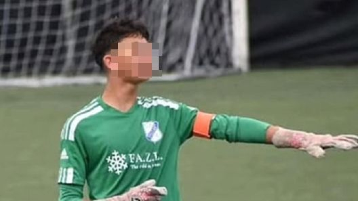 Collegno, squalificato per un anno il calciatore 13enne aggredito da un genitore. Il giudice sportivo: «Pugni e manate a un avversario steso a terra»