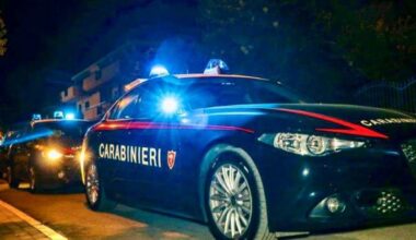 Donna di 42 anni accoltellata dall'ex marito in una sala slot a Marostica: la salva una cliente