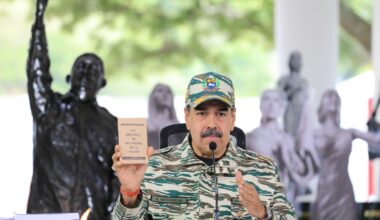 Maduro agli Usa, «Venezuela pronto a fase di lotta armata»