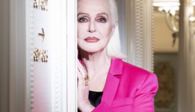 Loretta Goggi: «Non mi facevano lavorare perché ero "piatta", Playboy la mia rivincita. Mai pentita della lite con Mike. De Martino erede di Baudo? È presto»