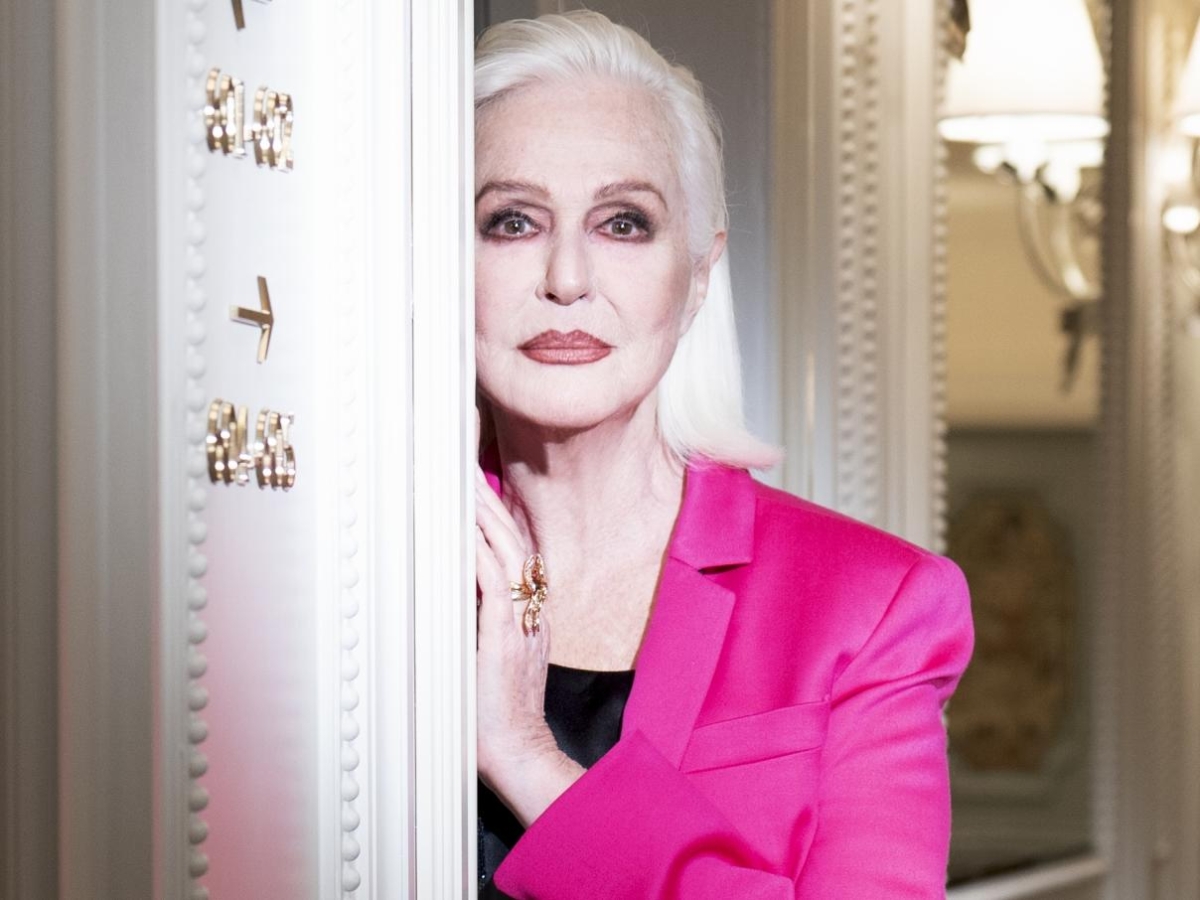 Loretta Goggi: «Non mi facevano lavorare perché ero "piatta", Playboy la mia rivincita. Mai pentita della lite con Mike. De Martino erede di Baudo? È presto»