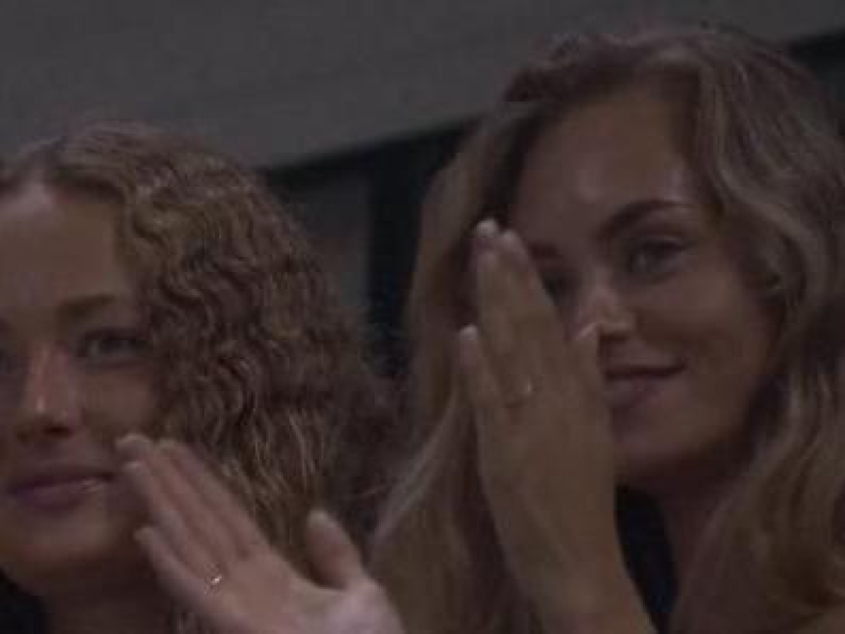 La fidanzata di Sinner Laila Hasanovic in tribuna agli Us Open fa il tifo per lui