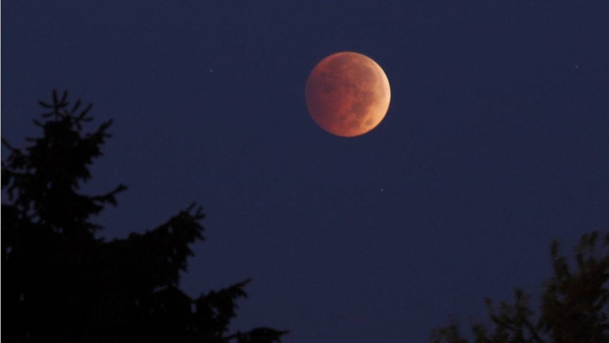 La «Luna di Sangue» del 2025: le postazioni migliori a Torino per vedere l'eclissi totale