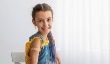 Adolescenti e vaccini: l'anti-HPV previene alcuni tumori ma è poco utilizzato, l'anti-meningococco B gratuito solo in 14 Regioni