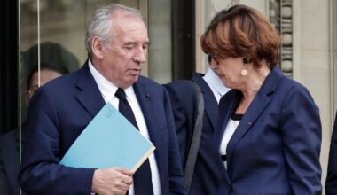 Francia, cade il governo Bayrou: il premier rassegnerà le dimissioni domani mattina. Macron nominerà il suo successore nei prossimi giorni