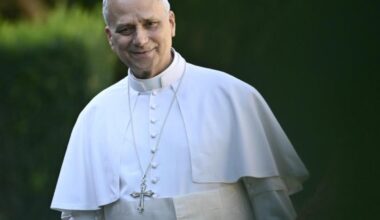 Papa Leone XIV, la prima intervista: «La democrazia non è sempre la soluzione perfetta. Nel mondo troppi divari di reddito, guardate Musk»
