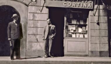 Cortina, storia della «libreria profonda» a Milano (che ora si allarga): dalle prime mostre di Buzzati agli appunti di Berlusconi studente