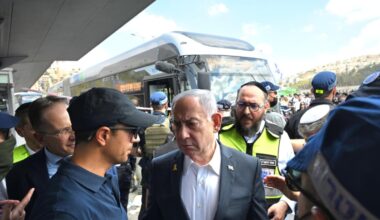Netanyahu dopo l’attentato all'autobus: «La guerra non è solo a Gaza, ma anche a Jenin e Gerusalemme»
