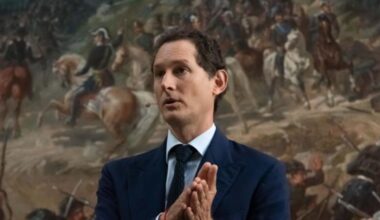 Messa alla prova per John Elkann, l’ipotesi di 10 mesi di lavoro dai salesiani