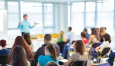 Scuola, in arrivo «una tantum» di 145 euro: non solo professori, ecco chi la prenderà in busta paga